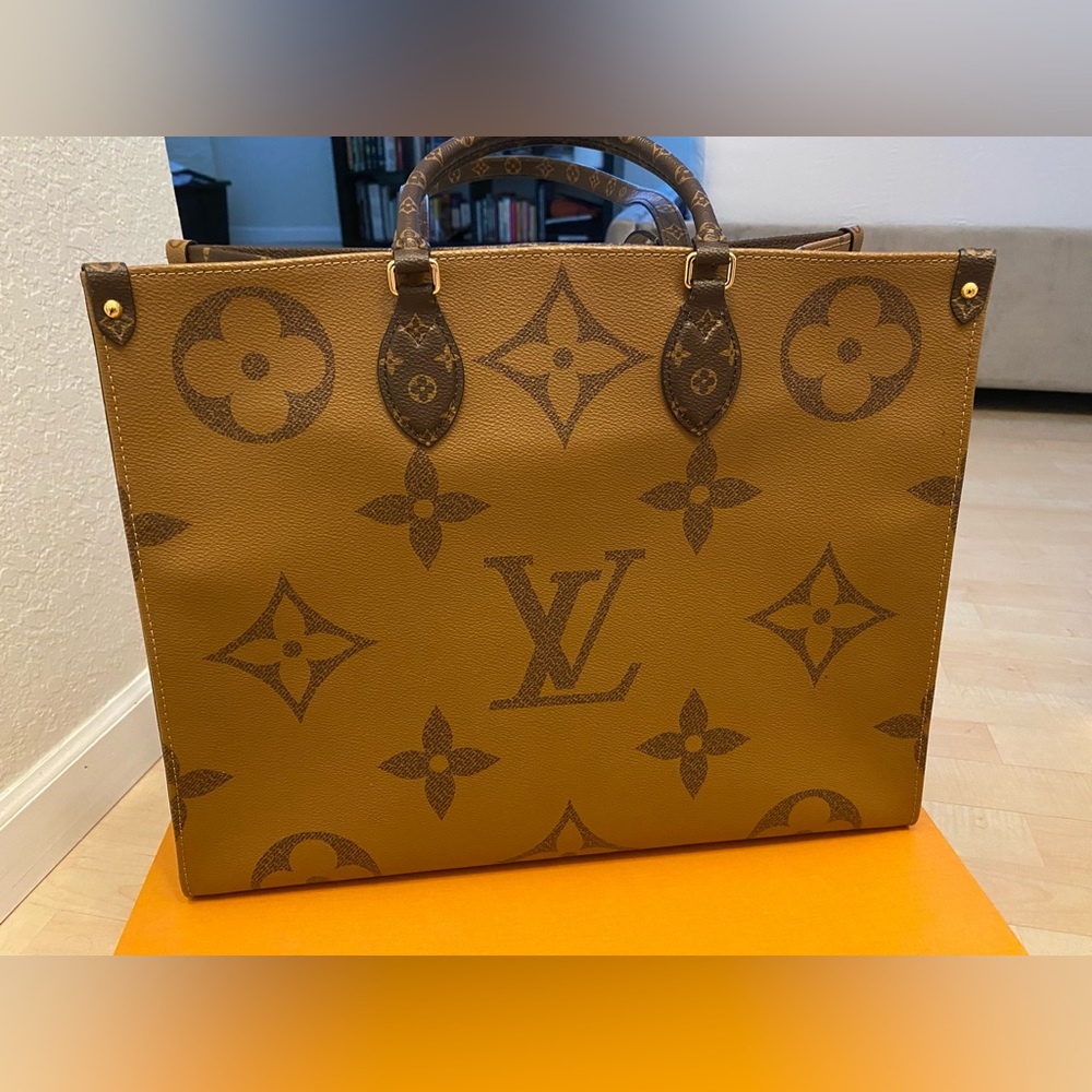 Authentic Louis Vuitton OnTheGo GM with box and dust bag (Like New)